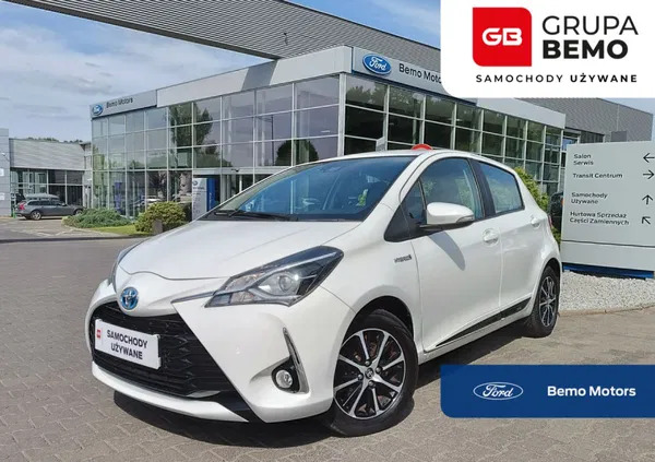 samochody osobowe Toyota Yaris cena 59900 przebieg: 94243, rok produkcji 2018 z Poznań